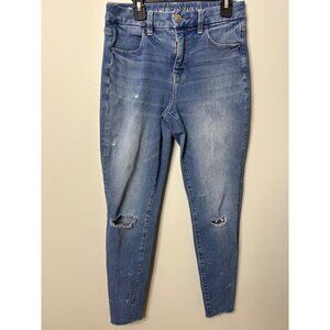 American Eagle The Dream Jean Women's size 4 Regular medium wash ripped knees